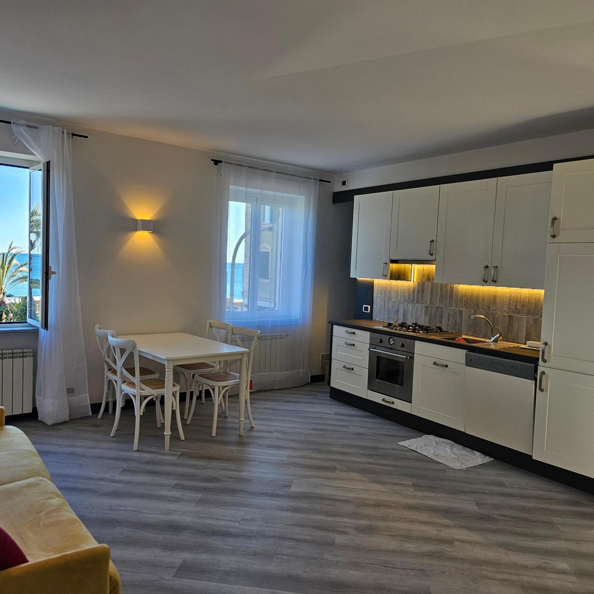 Casa Clelia, Esclusivo Frontemare A Apartment